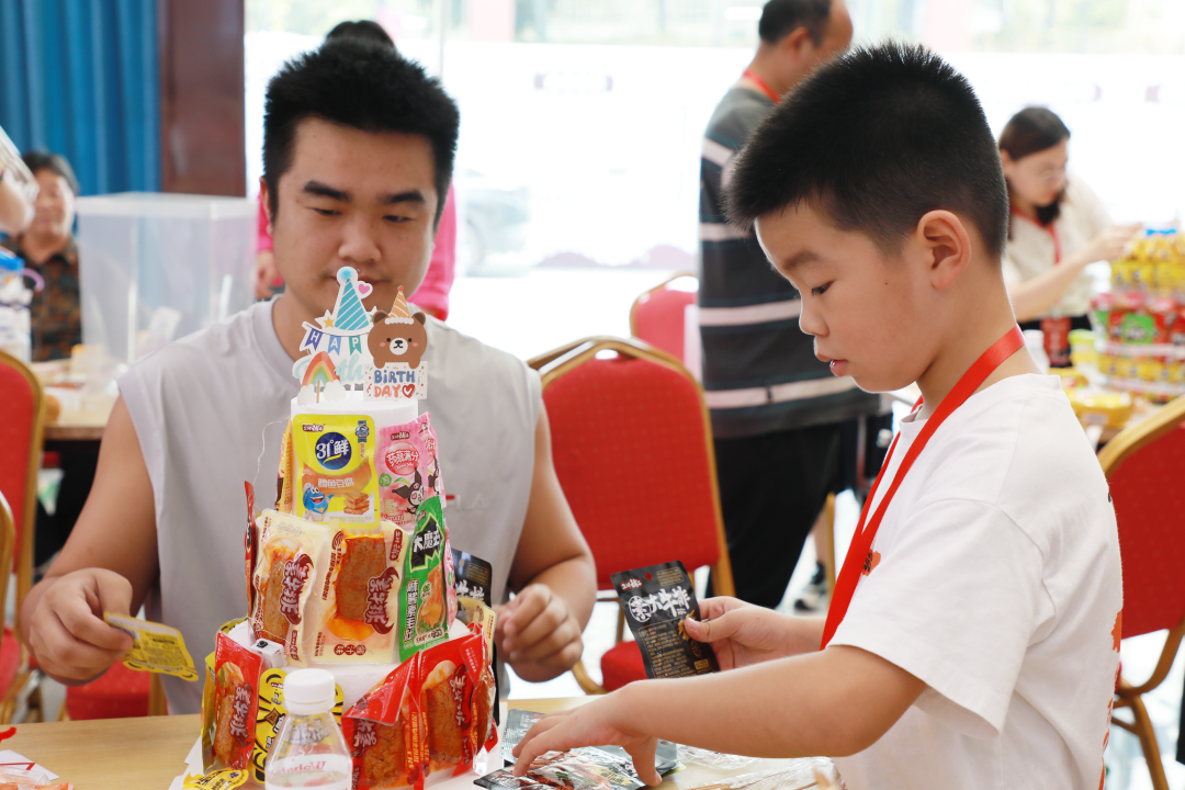 萌娃探班！2025鹽津鋪子員工家人開放日活動正式舉行